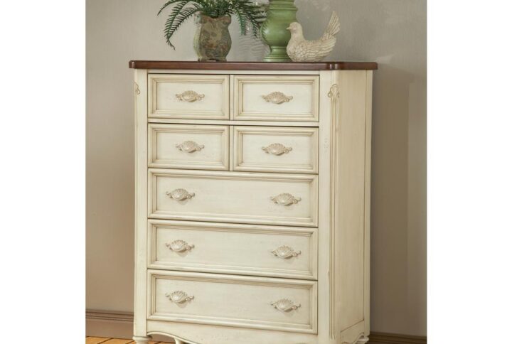 A beautiful place to store clothing in your traditional French-style bedroom. This 5-Drawer Chest from The Chateau Collection is made of solid Mahogany