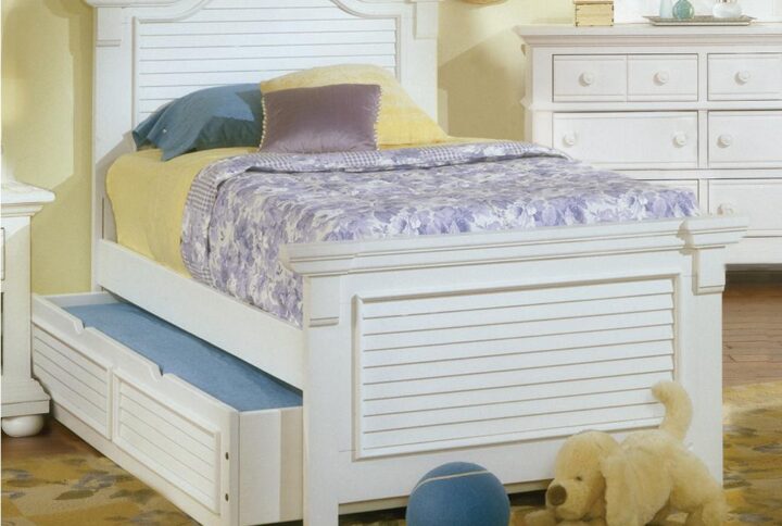 Give them a space of their own they will never outgrow with Cottage Traditions full panel bed from American Woodcrafters.  Finished in eggshell white