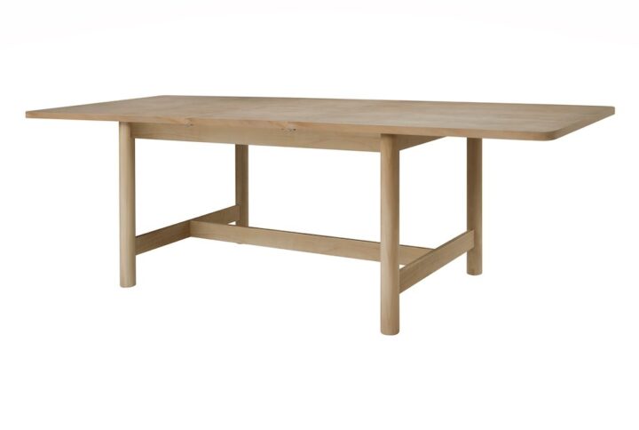 Bloomfield Butterfly Dining Table w/ 20" Ext