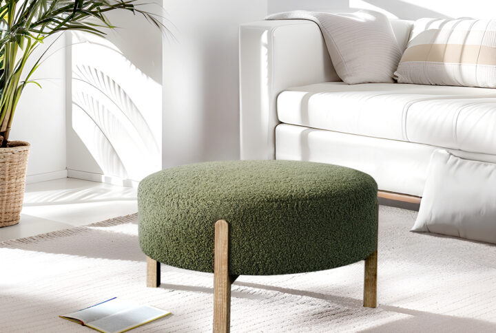 Round Cocktail Ottoman with castor