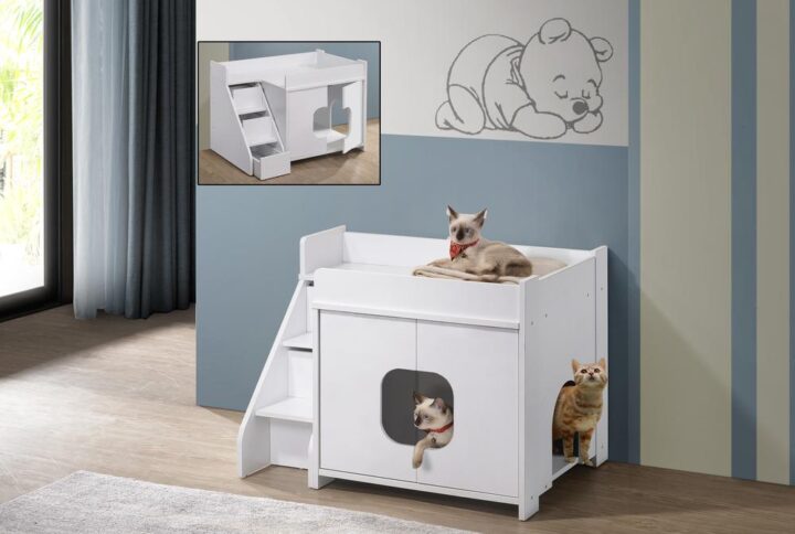 Three drawers for storageSpacious interior area: 19" x 20.5" x 16" HTwo doors for easy access