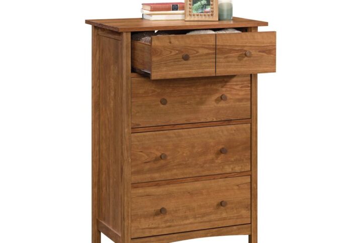 Are you in need of a little extra storage space in your bedroom but unwilling to sacrifice on style? We have what you're looking for! This 4-drawer chest from the Union Plain® collection adds country style to any room. This chest of drawers features four drawers that open and close on smooth metal runners and safety stops for easy access storage of an arrangement of items like stacks of blue jeans