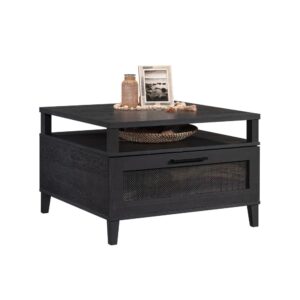 A square coffee table can complement any room – and with the casual style of this coffee table from the Tiffin Line collection