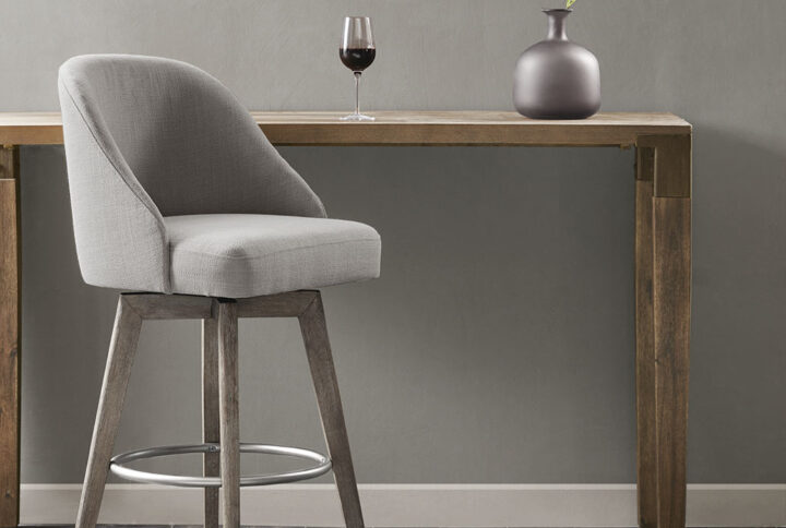 Bar Stool with Swivel Seat