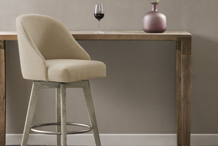 Bar Stool with Swivel Seat