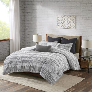 Give your bedroom a comfortable farmhouse look with INK+IVY’s Rhea Cotton Jacquard Comforter Mini Set. The grey cotton comforter features horizontal stripes