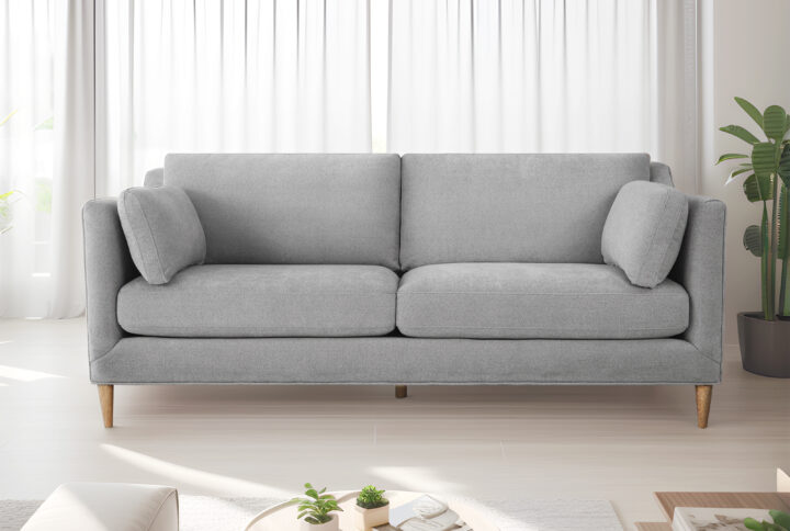 Experience the timeless appeal of the Chapel Hill Gabriella dining bench sofa. Irresistibly soft back cushions