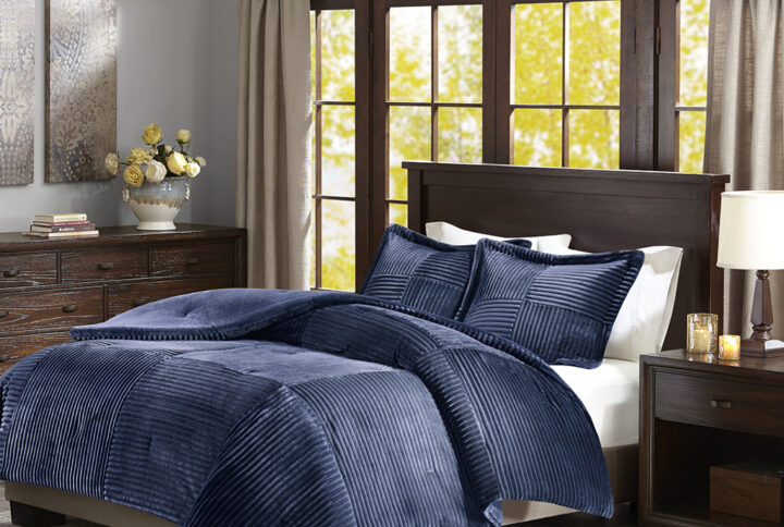 Refresh your bedroom with the Madison Park Parker plush comforter set. The soft