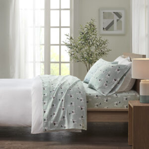 Keep warm and cozy with this ultra-soft cotton flannel sheet set