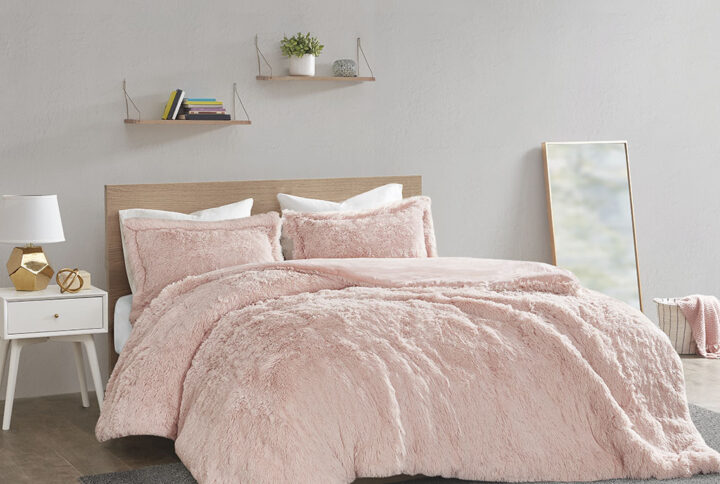 The Intelligent Design Malea Shaggy Fur Duvet Cover Set brings a soft contemporary update to your bedroom. The duvet cover and shams (1 in Twin/TwinXL) features stylish shaggy faux fur that creates a soft fluffy texture. The solid plush reverse adds a soft and warm touch. A zipper closure secures a padded insert within the duvet cover and inside corner ties prevent it from shifting (insert is NOT included).