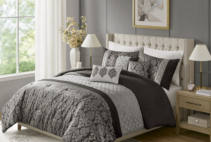 This traditional jacquard comforter set features embroidered mink