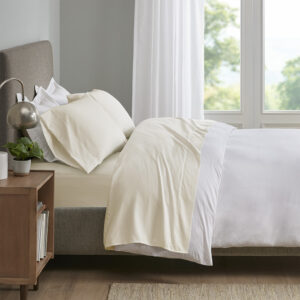 Keep cool and comfortable throughout the night with the Sleep Philosophy Smart Cool Microfiber Sheet Set. This solid sheet set features the Cool Max proprietary blend fabric that wicks away moisture