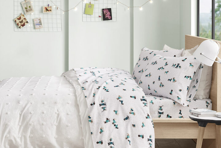 This warm cotton flannel sheet set features a fun novelty print to create a cute look with a comfortable feel. These sheets are also OEKO-TEX certified