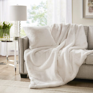 Luxury premium throw made of faux fur is irresistibly soft and warm to the touch. This fun and fashionable throw offers superior comfort and style to deck out your room.