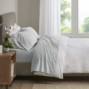 Keep cool and comfortable throughout the night with the Sleep Philosophy Smart Cool Microfiber Sheet Set. This solid sheet set features the Cool Max proprietary blend fabric that wicks away moisture