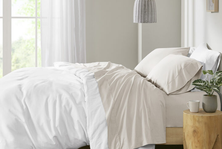 Sleep in year-round breathable comfort with these relaxed cotton sheet sets. These sheets have been lightly brushed for an ultra-soft feel. The percale weave combined with the cotton makes this the perfect sheet if you're looking for a cooler and airy good night's sleep. These sheets are also hypoallergenic and machine washable for easy care.