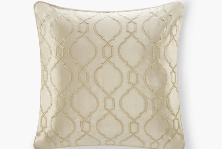 This embroidered ogee pattern inspired by 16th century Turkish textiles creates a pleasing flow and rhythm on the top of the Montague collection. The high-quality antique satin reflects a brilliant infusion with these signature gentle curves