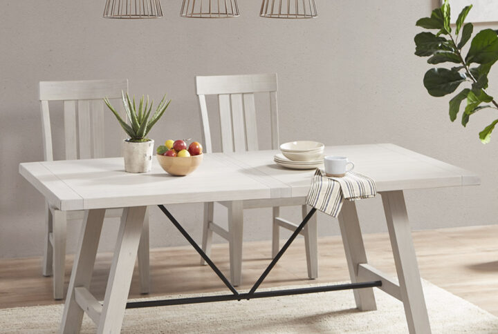 Transform your home into a rustic retreat with the INK+IVY Sonoma Dining Table. Made from solid wood