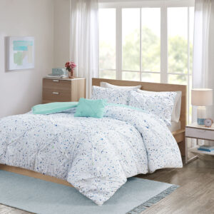 The Intelligent Design Abby Metallic Printed and Pintucked Duvet Cover Set brings a fierce touch of glam to your bedroom. A vibrant metallic print in a blue aqua hue and chic pintucking adorns the face of the duvet cover for a stunning look. The matching shams (1 in Twin/TwinXL) coordinate perfectly with the duvet cover