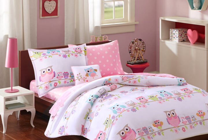 Your child will get a hoot out of the Mi Zone Kids Wise Wendy Owl Comforter Set with Bed Sheets. A lovely owl and flower print is adorably displayed on the exceptionally soft comforter and shams (1 in Twin/TwinXL) to create a cute and smart look. A vibrant pink sheet set perfectly complements the comforter with printed white daisies for a charming touch. Made from ultra-soft microfiber