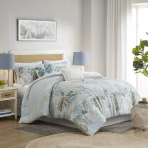 The Harbor House Kiawah Island comforter features a stunning tropical print in shades of blue and green that evoke the beauty of a coastal paradise. The same refreshing coastal motif is reiterated on the shams