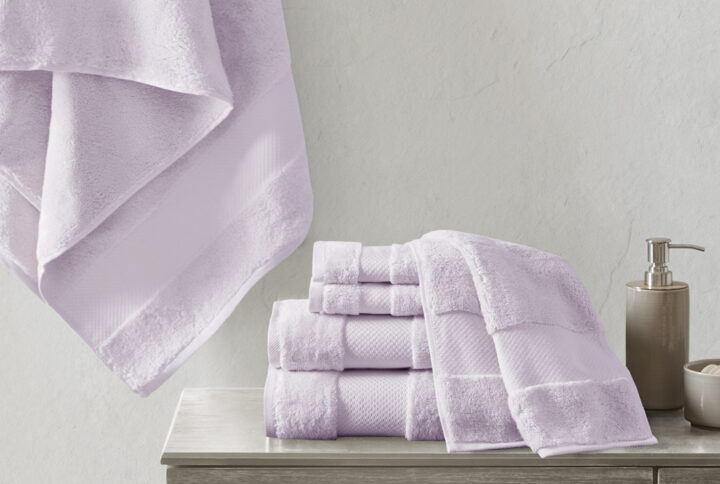 Elevate your bathroom decor with the luxuriously soft and indulgent comfort of our Madison Park Turkish cotton bath towel set. MADE IN TURKEY. These oversized cotton towels are made from smooth low-twist yarns with 600gsm weight