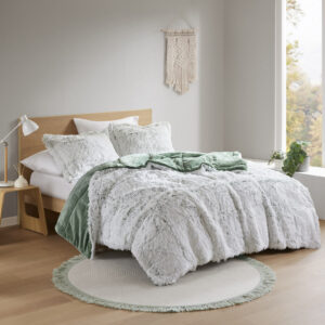 The Intelligent Design Malea Shaggy Long Fur Comforter Mini Set brings a soft contemporary update to your bedroom. The comforter and shams (1 in Twin/TwinXL) feature stylish shaggy faux fur that creates a soft fluffy texture and modern look. The solid plush reverse adds a soft and warm touch. Items in the set may come in a rolled or compressed packaging