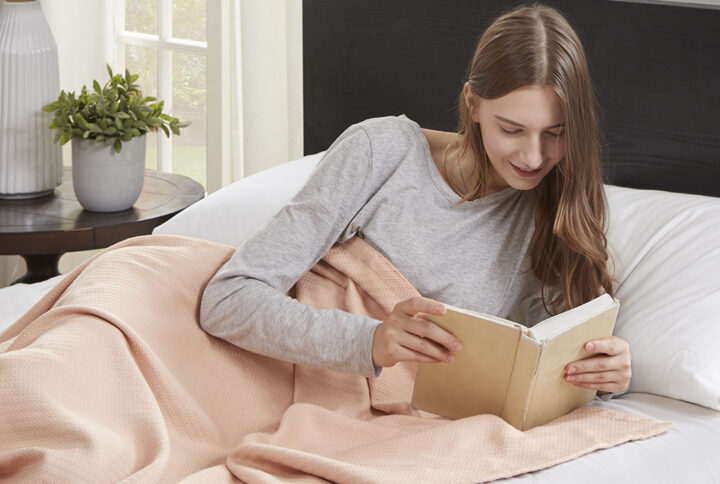 Cozy up in one of the softest cotton blankets on the market. We take the highest quality cotton and spin it into a very smooth and soft material that we call Liquid Cotton. This blanket's cotton material virtually eliminates pilling to give you a lasting blanket that you will not have to replace year after year. Our Liquid Cotton blanket has reduced shrinkage compared to other cotton blankets. Cotton naturally wicks away moisture and is breathable which helps regulate your temperature at night