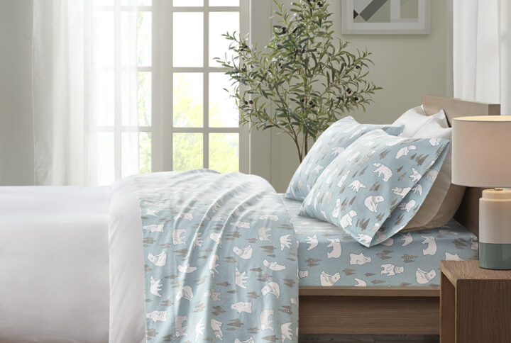 Keep warm and cozy with this ultra-soft cotton flannel sheet set