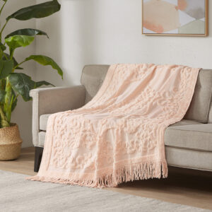 The Madison Park Chloe Cotton Tufted Throw provides a luxurious addition to your home decor. This blush throw flaunts an elegant tufted chenille design with a 4-inch fringe on each end