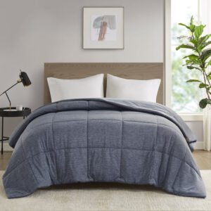 Dive into this cool and comfortable jersey knit down alternative comforter. Made from 50% nylon and 50% polyester