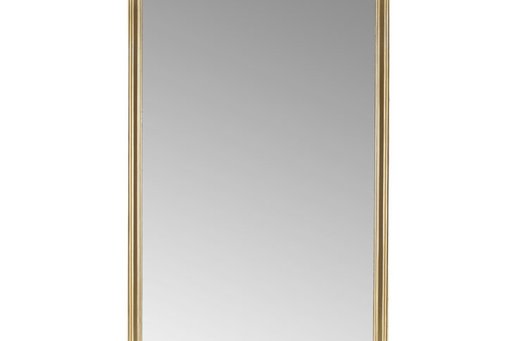 Adelaide Wall Mirror from Madison Park is a timeless piece that adds elegance to any space. With its rectangular shape and scalloped corners