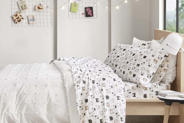 This warm cotton flannel sheet set features a fun novelty print to create a cute look with a comfortable feel. These sheets are also OEKO-TEX certified