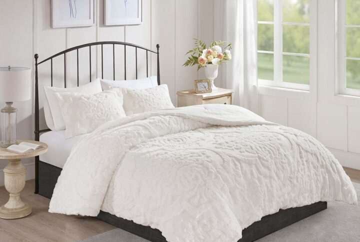 The Madison Park Viola 3 Piece Tufted Cotton Chenille Damask Comforter Set offers the perfect cottage touch to your bedroom décor. A tufted chenille damask design is beautifully displayed on the 100% cotton comforter and matching shams