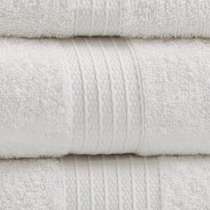 fresh touch to your bathroom decor. These 650gsm towels feature long staple GOTS certified organic yarns that are exceptionally soft and absorbent