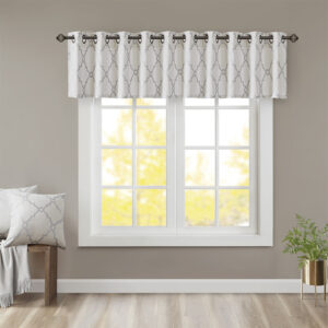 The Madison Park Saratoga Fret Print Window Valance is the perfect addition for a casual and stylish update to your home decor. This valance features a trendy metallic silver fretwork on a soft ivory ground