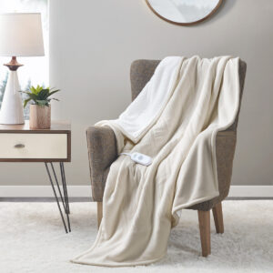 The Serta Fleece to Sherpa Heated Throw offers incredible comfort and warmth to keep you extra cozy while relaxing on your sofa. This heated throw features an ultra-soft fleece face with a cozy Sherpa reverse