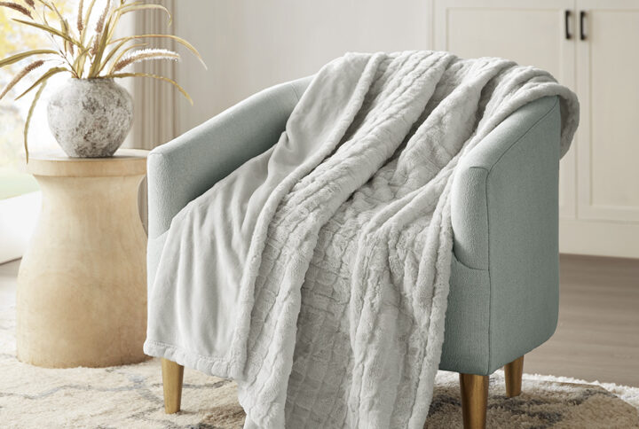 Our heated throw utilizes state of the art Secure Comfort heated technology that adjusts the temperature of your throw based on overall temperature