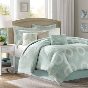 Create a calm and peaceful atmosphere in your room with the Madison Park Baxter 7 piece comforter set. This comforter has a light sage color on both sides and is made of a polyester jacquard fabric with a stunning geometric pattern in seafoam blues and greens. A flange of 1/2" in a slight dark taupe adds contrast and harmony to the blue and green hues. Three decorative pillows with embroidery and pleating details complete this tranquil look. Machine washable for easy care.