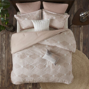 for a shabby chic look. Hidden bartacking secures the filling so no visible lines can be seen on the comforter