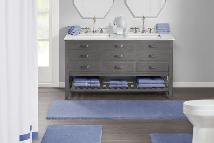 Experience the true feeling of luxurious comfort with our Madison Park Signature Marshmallow Bath Rug. This spa-quality bath rug is made of resilient high pile tufted microfiber for an incredibly plush feel