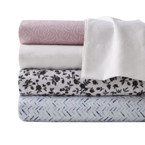 these wrinkle free sheets feature a cheerful and bold print to create an eye-catching