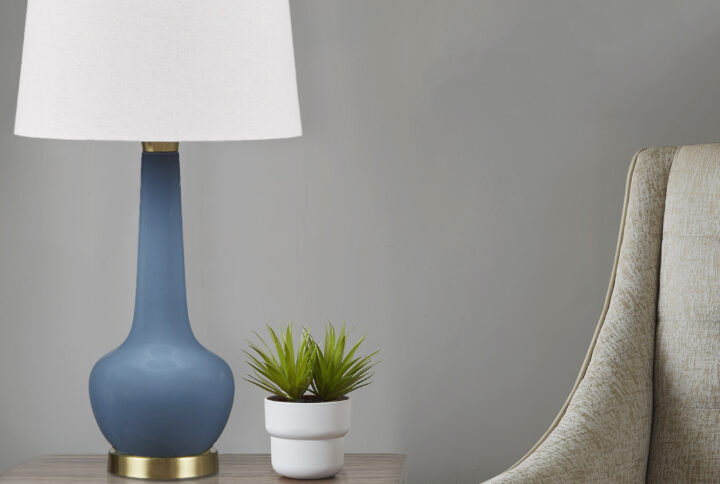 Radiate charm with the 510 Design Zazie Table Lamp. Its genie-style design