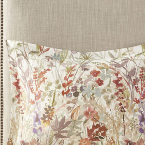 for a beautiful transitional look. Two coordinating shams pair perfectly with the comforter