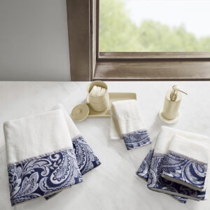 Add a sophisticated style to your bathroom with our Madison Park Aubrey 6 Piece Jacquard Towel Set. This towel set features a pieced design with a woven paisley jacquard hem