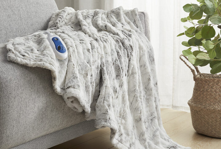 Our heated throw utilizes state of the art Secure Comfort heated technology that adjusts the temperature of your throw based on overall temperature