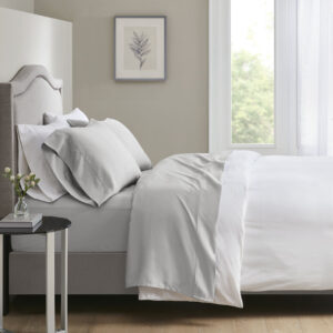 The Beautyrest 700 Thread Count sheet set provides a clean and comfortable update to your bed. This deep pocket sheet set is made with a triple blend weave of cotton