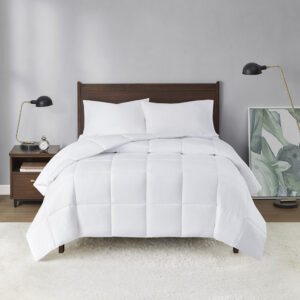 Wake up reinvigorated with the Sleep Philosophy Energy Recovery Down Alternative Comforter. Featuring a soft microfiber shell