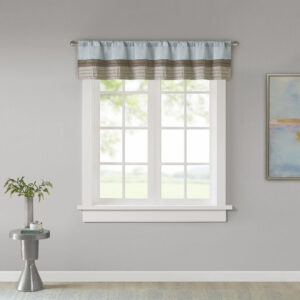 Madison Park Amherst Polyoni Pintuck Window Valance is a simple way to add style to your room. This window valance features a modern striped design in subtle hues of blue