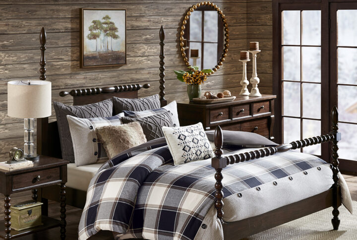 Elevate your bedroom with the cozy look of our Madison Park Signature Urban Cabin 9 Piece Comforter Set. This cotton jacquard bed showcases a beautiful plaid design that perfectly embodies casual farmhouse style. This set includes 1 comforter